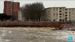 Франция тонет, США сносит шторм, Таиланд завалило мазутом, в Бразилии потоп.mp4