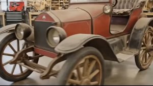 Реставрация старой машины 1902 года выпуска. ИИ.