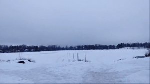 Пляж на озерках весной. Верёвочный парк. Санкт-Петербург.