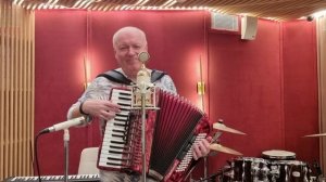 Песня, покорившая миллионы сердец! "Люди добрые" - Хит 2026 года.