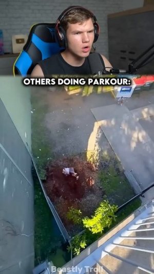 Последний Против Других Паркурят!😲 #shorts #шортс #паркур #интересно #прикол #мем #фонк #эдит #юмор