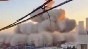 🤯Кадры мощного прилёта иранской ракеты в израильской Хайфе.