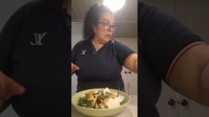 САЛАТ С КРЕКЕРАМИ.