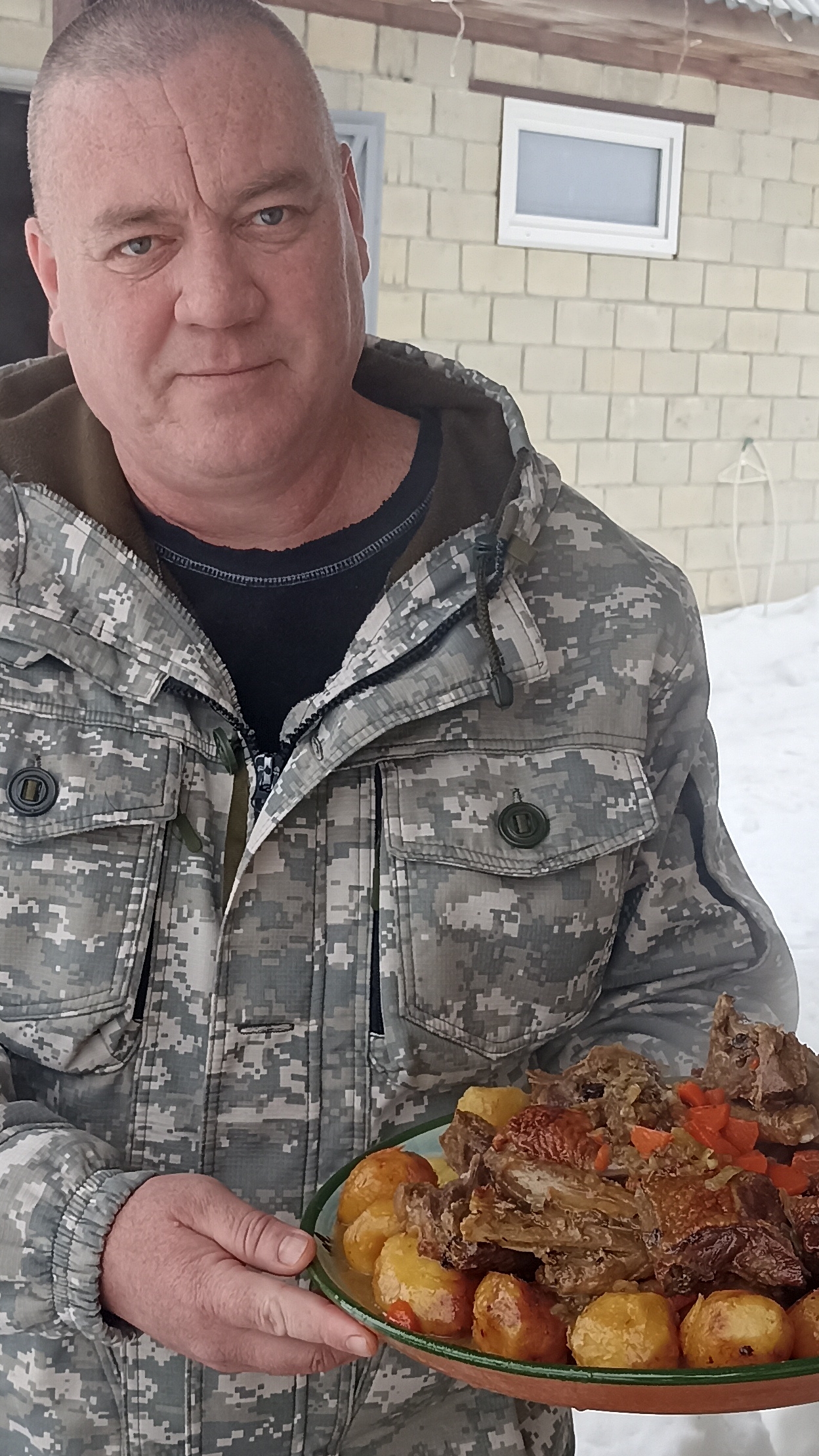 Утка с картошкой в казане.