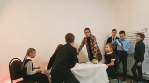 Цирк в школьной столовой