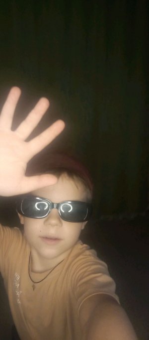 продолжаю играть в роблокс на стриме на ноутбуке