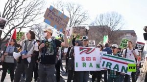 المئات يتظاهرون أمام البيت الأبيض احتجاجا على حرب ترامب ضد إيران