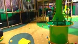 Детская игровая площадка из игры Зомби и растения Видео для детей [get.gt]