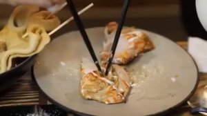 Мукбанг в кафе Разнообразная еда  Еда на камеру