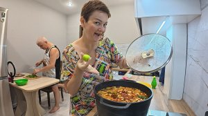 ВПЕРВЫЕ готовим тайский Том Ям дома в России) Успели ПЕРЕРУГАТЬСЯ пока варили суп на НЕДЕЛЮ) Влог