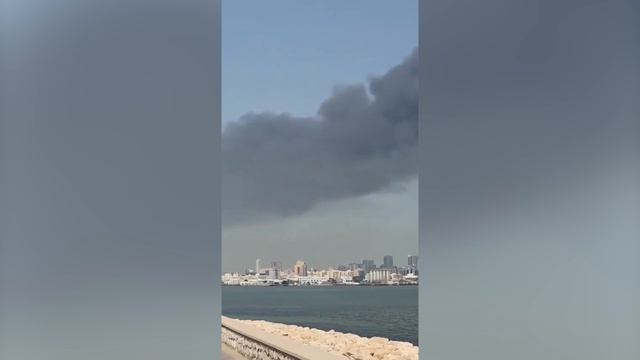 Последствия иранского ракетного удара по базе ВМС США в Бахрейне смотреть онлайн