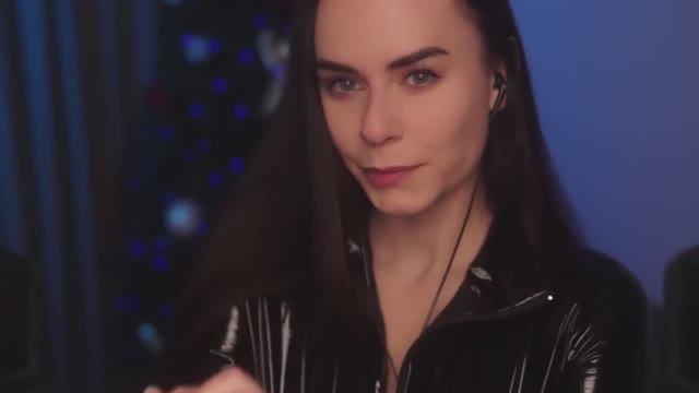 АСМР ПОХРУСТИМ ОЧЕНЬ Мурашистые ЗВУКИ Латекса ЛИПКИЕ звуки смотреть онлайн