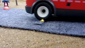 Полицейская машина преследует Автомойка