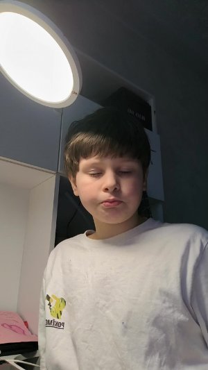 пытаюсь не засмеяться