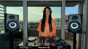 Yuna Gerto - Sunset Mix [Melodic Techno & Progressive House]