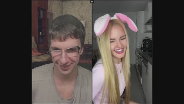 ДЕВУШКА СЕЛА НА ШПАГАТ🤣-КРЕАТИВНЫЙ ДИРЕКТОР смотреть онлайн