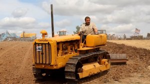 ЭТО ВИДЕО НАБРАЛО 1 МЛН ПРОСМОТРОВ! Трактора 1950-ых! Как новые! #495