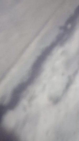 кидаем друга в сугробы