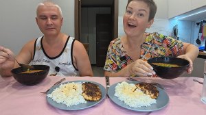 Мукбанг вот это мы НАБАДЯЖИЛИ) Пробуем ДОМАШНИЙ Том Ям, Вован в ШОКЕ! Семейный ужин в России