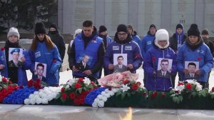 В России вспоминают подвиг десантников, остановивших боевиков в Аргунском ущелье.