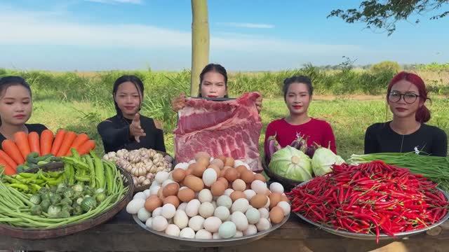 Потрясающий рецепт соуса «Прохок» со свежим яйцом и овощами, приготовленный по-деревенски.