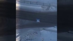 В Томске от мужчины уехала ванна, при этом она чуть не сбила несколько прохожих 😬