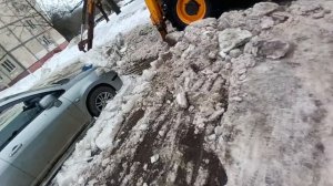 спасение машины вмерзшей  лед