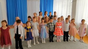 песня "Дорогие бабушки и мамы" для детского сада на 8 марта