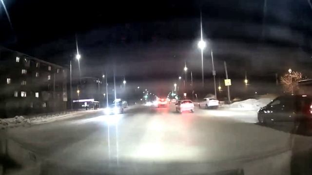 Момент авария на улице Амурская 21 в Омске