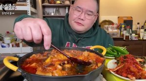 Рисовая лапша с овощами,острый перец и кимчи😊