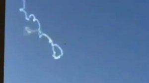 🇦🇪🇮🇷 ОАЭ перехватывают иранские ракеты над населенными пунктами, а обломки падают на жилые район