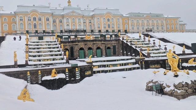 Петергоф зимой
28февраля 2026 года смотреть онлайн