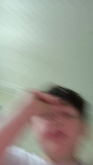 смеюсь над смешными видео. да