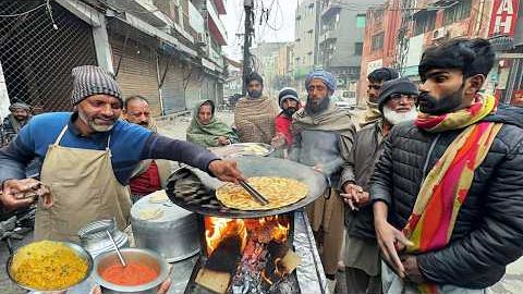 ПАРАТА С КАРТОФЕЛЕМ И РЕДИСОМ — УЛИЧНАЯ ЕДА.