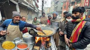 ПАРАТА С КАРТОФЕЛЕМ И РЕДИСОМ — УЛИЧНАЯ ЕДА.