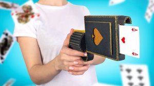 Потрясающий бластер с игральными картами