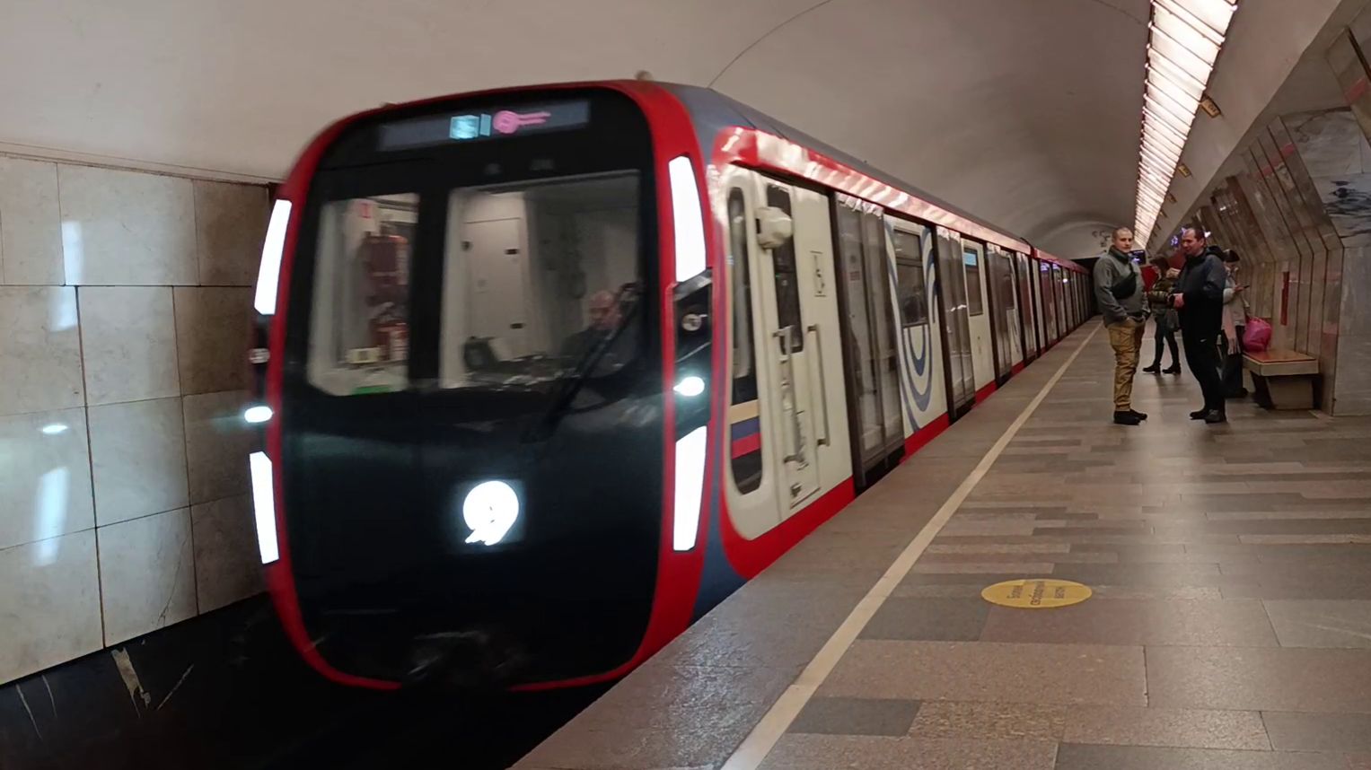 Метро Москвы большая очень красивая подборка станций и поезда московского метрополитена смотреть онлайн