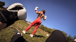 ПОБЕГ ОТ СЕКСУАЛЬНОЙ ЖЕНЫ БОКСЕРА