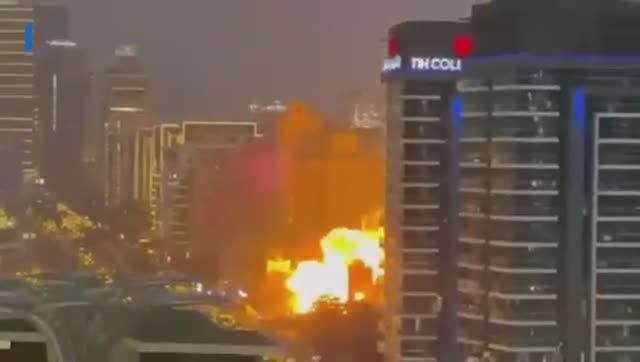 СРОЧНО!!! Иран атаковал Дубай и Абу-Даби. Толпы людей в аэропортах. смотреть онлайн