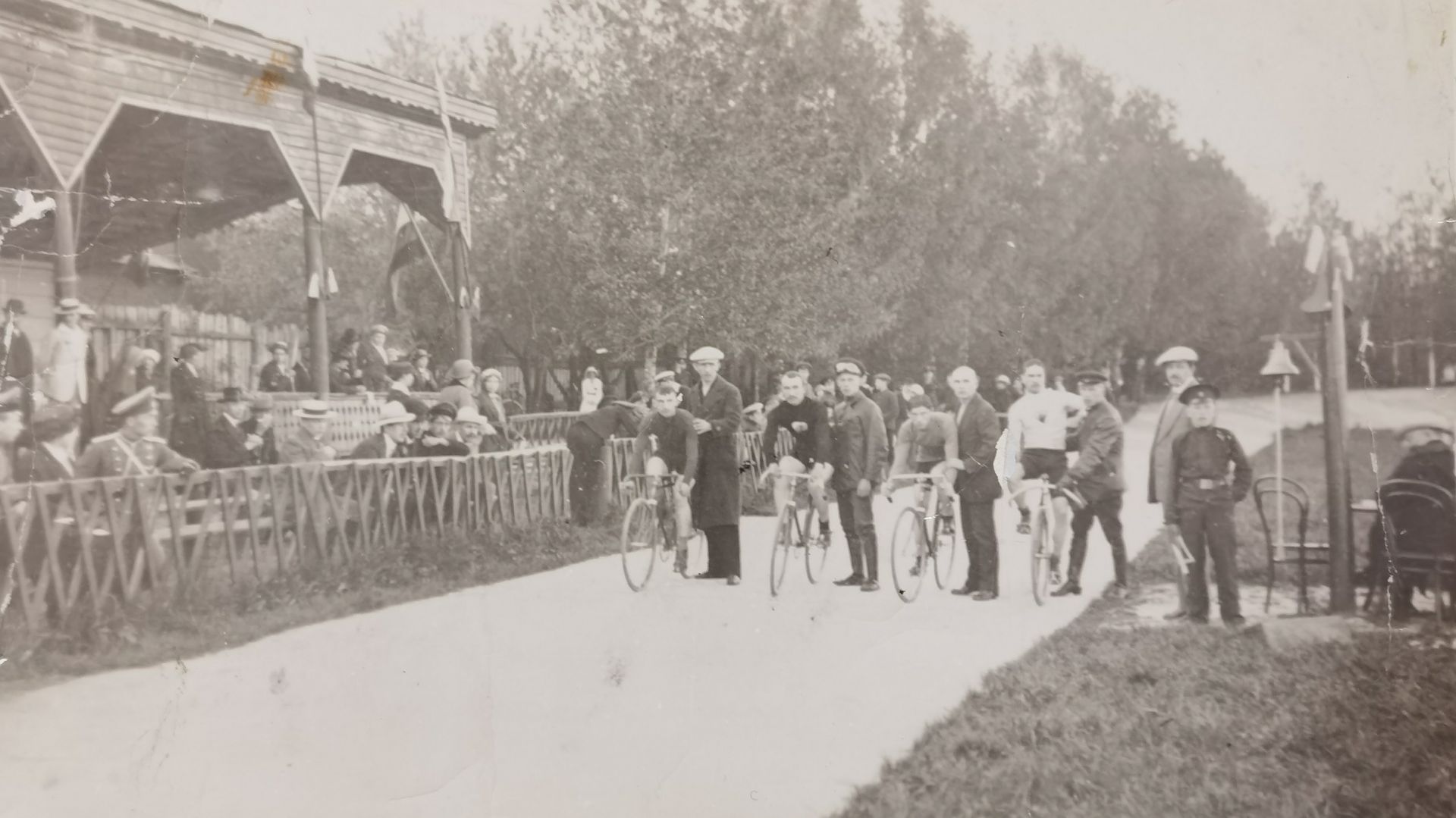 Михаил Тылкин («Они сражались за Родину», рассказывает С. Гусев) смотреть онлайн