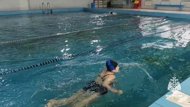 Сотрудники МЧС Ставрополья проверили свои силы в плавании