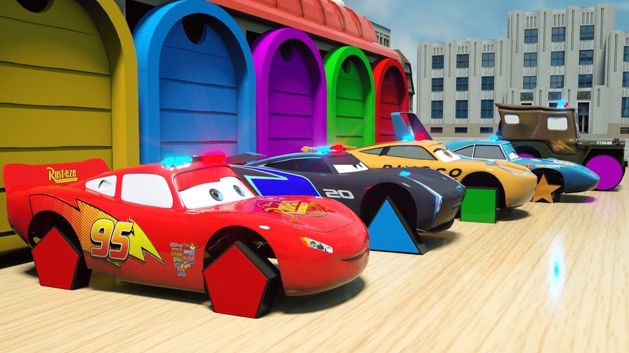 Учим цвета с помощью машинок Маккуин, Мактрак и уличных транспортных средств — сборка шин для детей