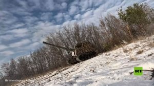 جمهورية دونيتسك.. مشاهد لقصف المدفعية الروسية ذاتية الحركة لمواقع قوات كييف