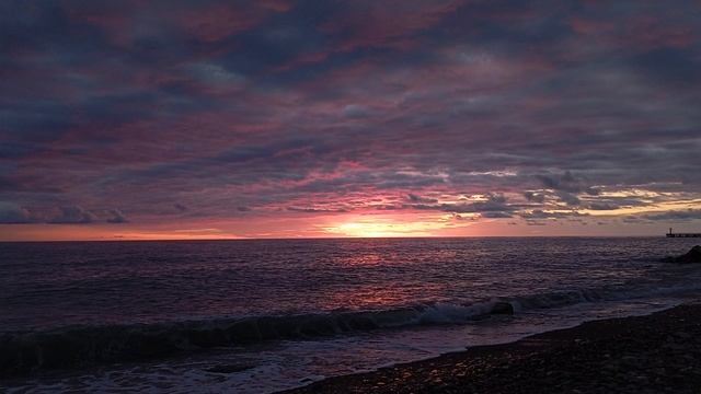 Начинаем весну. Красивейший закат 1 марта 2026 года в Сочи.