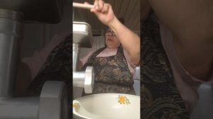 ЖАРЕННЫЕ ПИРОЖКИ НА КЕФИРЕ С ПОТРОХАМИ.