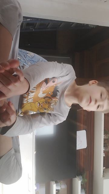 я показал как я отжимаюсь необычным образом!!!