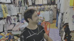 Рынок между пляжами Ката и Карон.