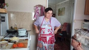 Готовлю обед, Варю Щи из квашеной капусты. Мужа Понесло на Болтовню, сколько зарабатываем