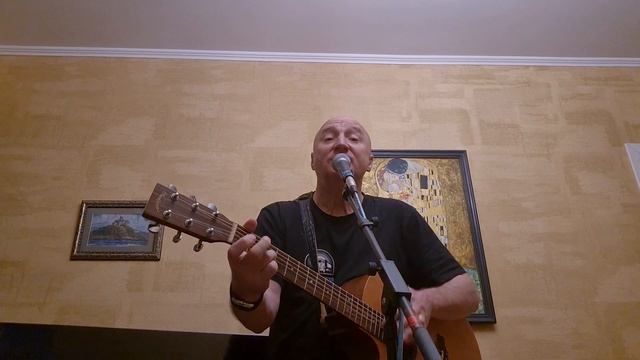 Забытую песню несёт ветерок.