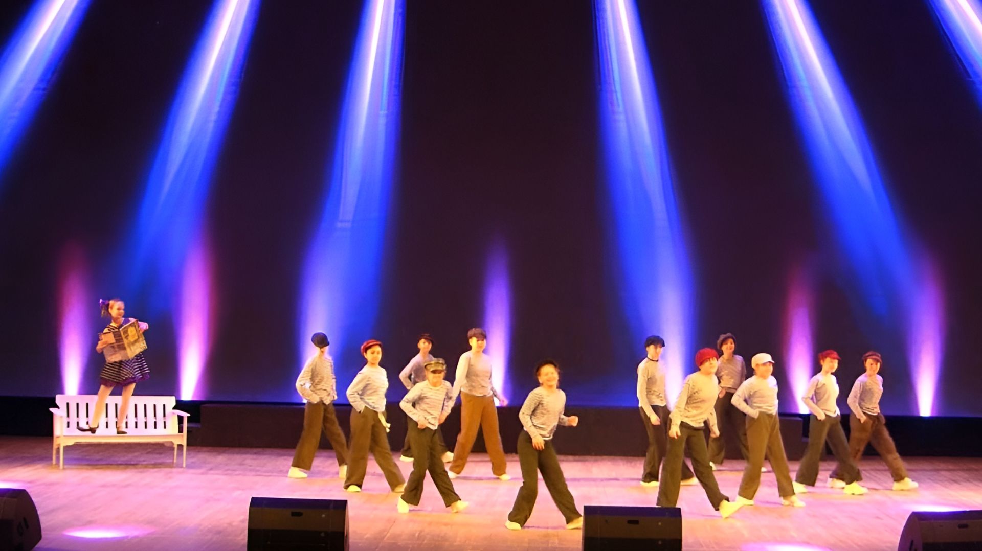 Хулиганы. Исполняет хореографический коллектив «Мари-дэнс»